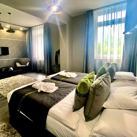 Hotel Central Кечкемет Экстерьер фото
