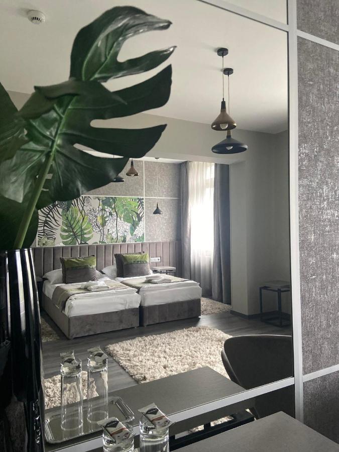 Hotel Central Кечкемет Экстерьер фото