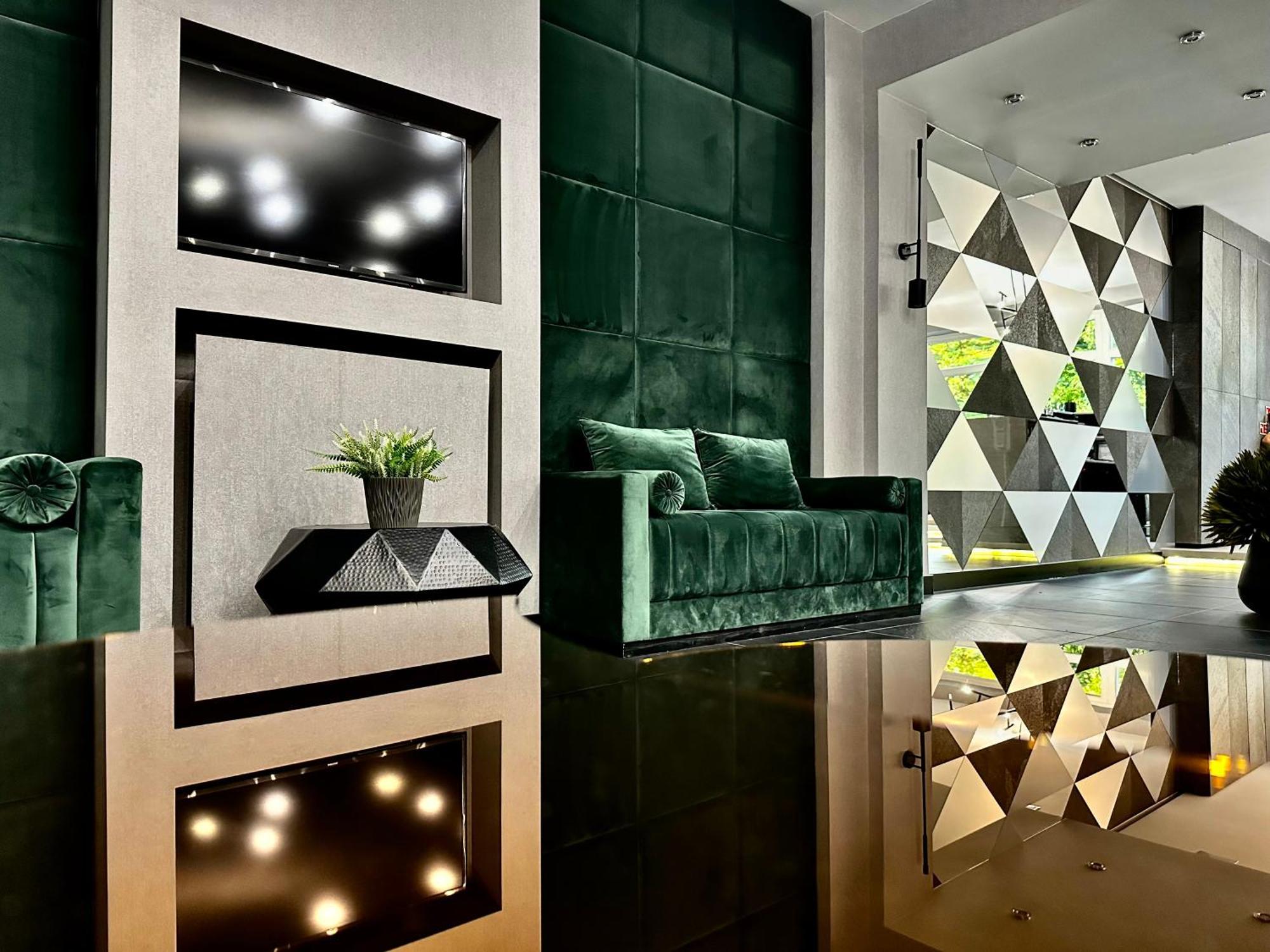 Hotel Central Кечкемет Экстерьер фото
