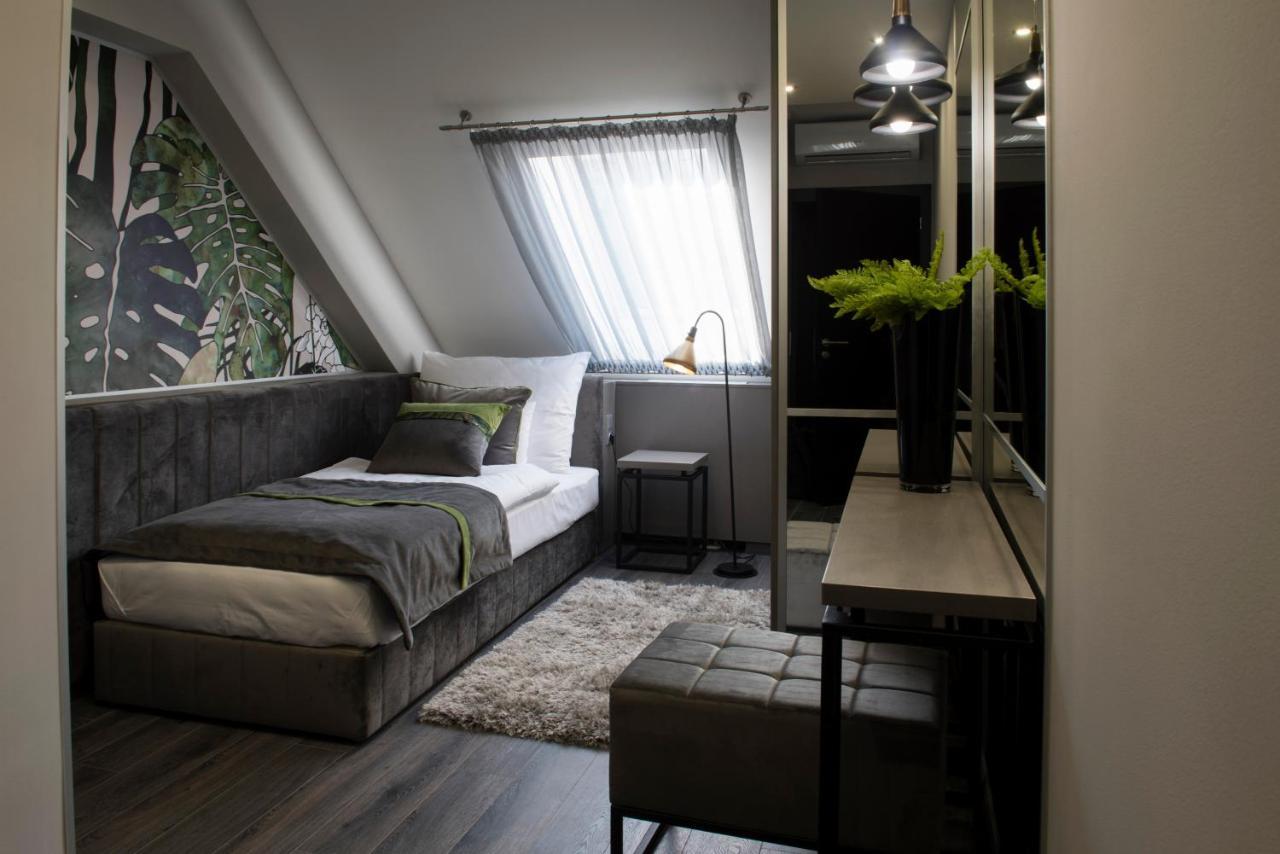 Hotel Central Кечкемет Экстерьер фото