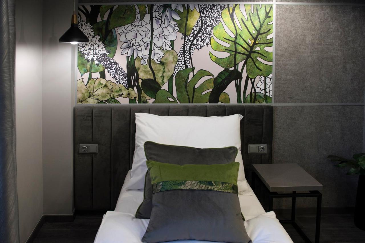 Hotel Central Кечкемет Экстерьер фото
