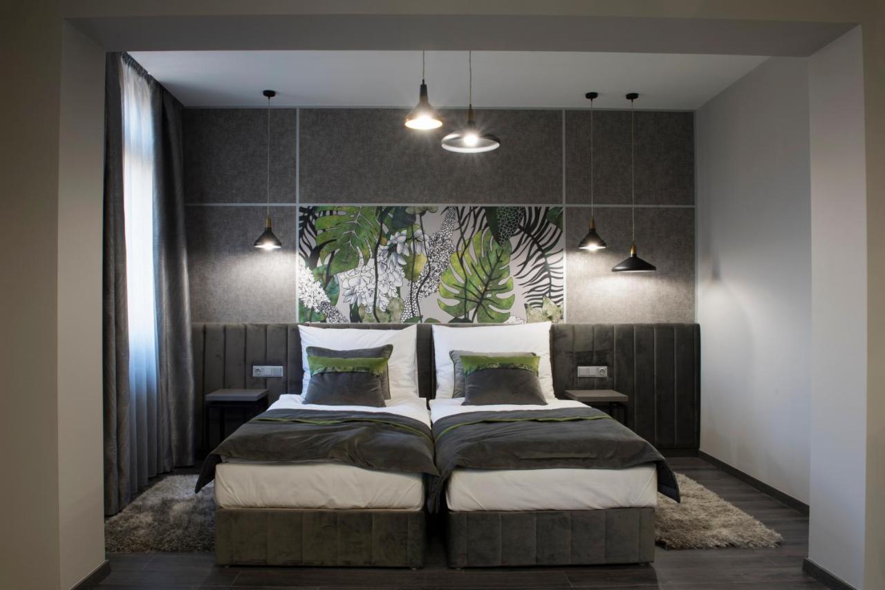 Hotel Central Кечкемет Экстерьер фото