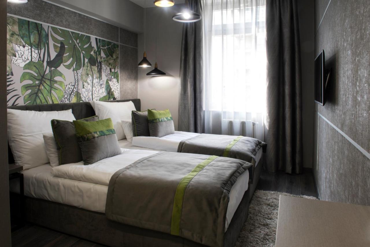 Hotel Central Кечкемет Экстерьер фото